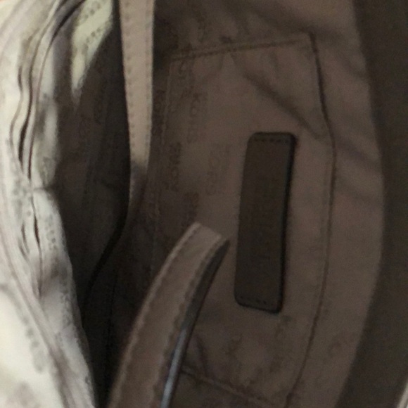 Michael Kors light brown clutch bag - Picture 4 of 6